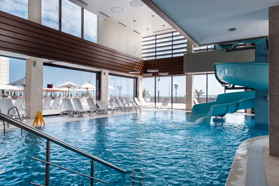 Где остановиться у воды, чтобы было шумно и весело